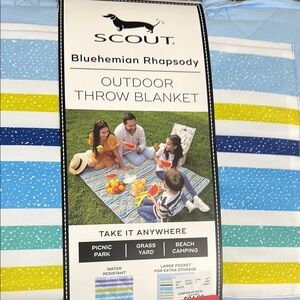 Scout Outdoor throw blanket in tote